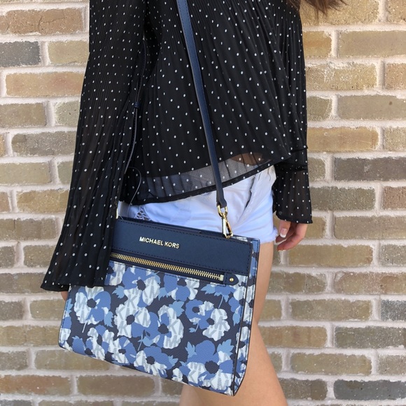 BUNDLE Michael Kors Crossbody Navy floral Wallet - Picture 5 of 8